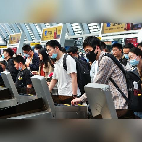 “這個‘五一’的數據出來了，有點奇怪……背后隱藏的消費新趨勢”