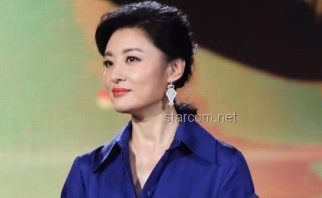 俞灝明官宣文案遭熱議：情商低還是表達真性情？