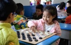 剛學棋的朋友說要和我切磋：一場友誼與智慧的較量