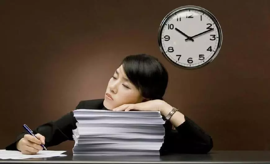這b班誰(shuí)樂(lè)意上誰(shuí)上吧？揭秘職場(chǎng)加班文化的真相與應(yīng)對(duì)策略