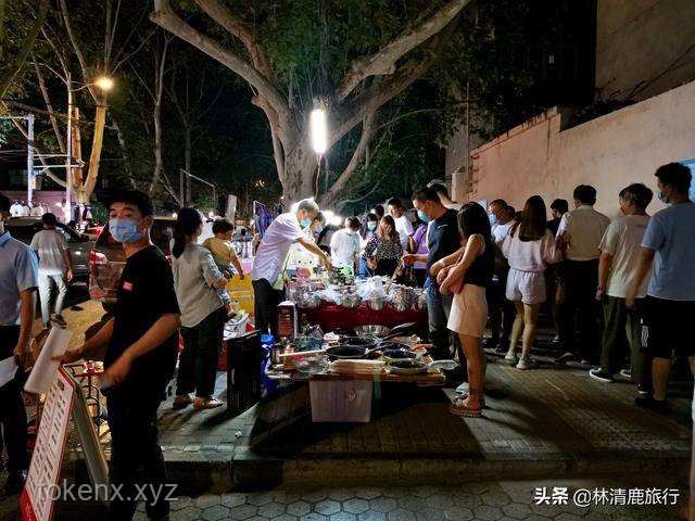 520愛的傳遞：女生以花為媒，夜市創(chuàng)新擺攤記