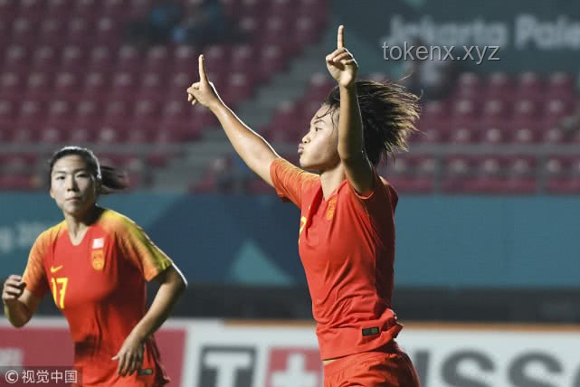 武漢隊勇奪首屆女足亞冠冠軍：頑強(qiáng)拼搏與團(tuán)隊協(xié)作的勝利篇章