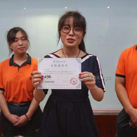 丈夫偽造車禍殺妻與正常車禍報警求助的對比分析：動機、手段與后果