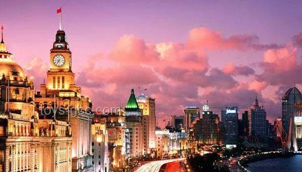 從維多利亞港到外灘，穿越百年的雙城紀事：東西方交匯的商業與文化繁榮