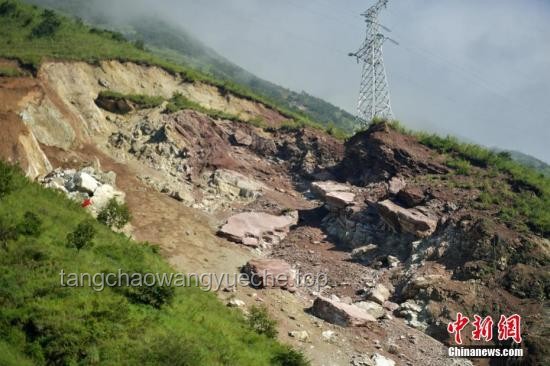 開著挖機馳援貴州山體滑坡：地質災害救援行業的機遇與挑戰