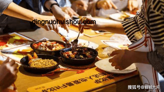 泡泡帶“韓國(guó)霸總”爽吃美食：美食探店?duì)I銷(xiāo)新策略案例研究