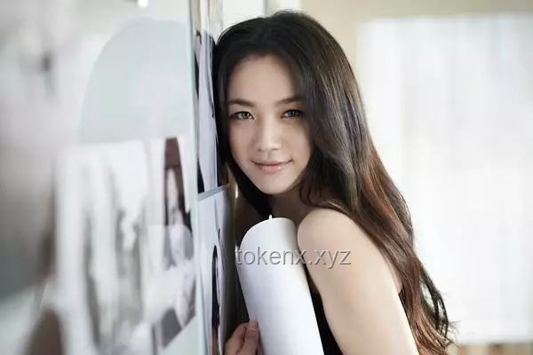 張小斐懟臉美學(xué)：解鎖權(quán)威之美的創(chuàng)新思維之旅 ???, 美學(xué)重構(gòu), 跨界靈感, 視覺(jué)革命, 權(quán)威重塑