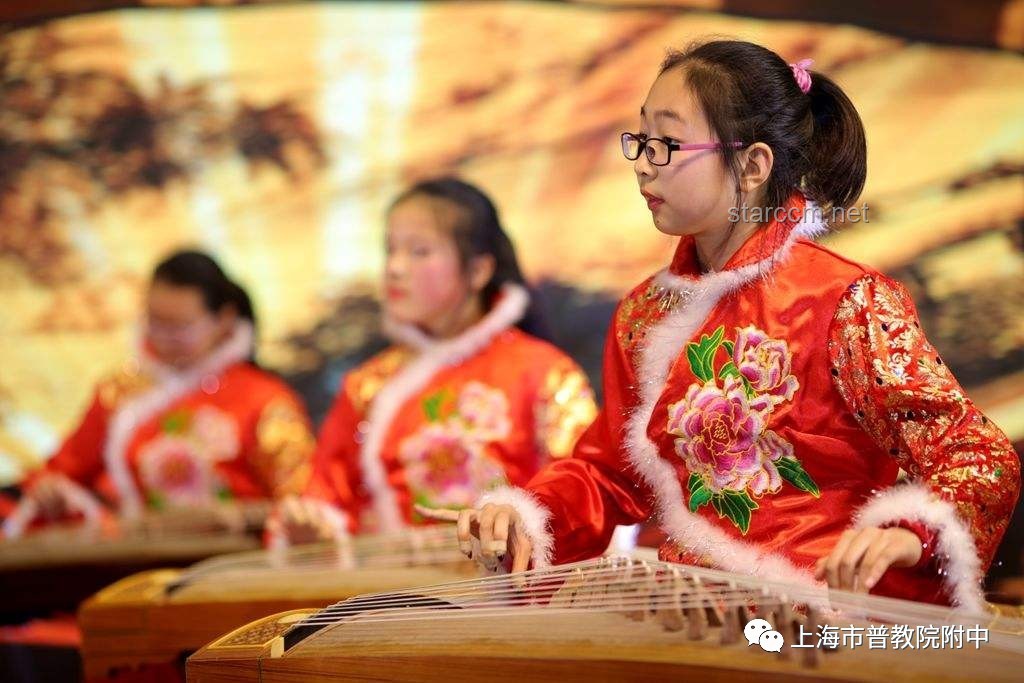 **喻言鐘辰樂(lè)合唱：跨界融合，音樂(lè)創(chuàng)新的淪陷之美?**