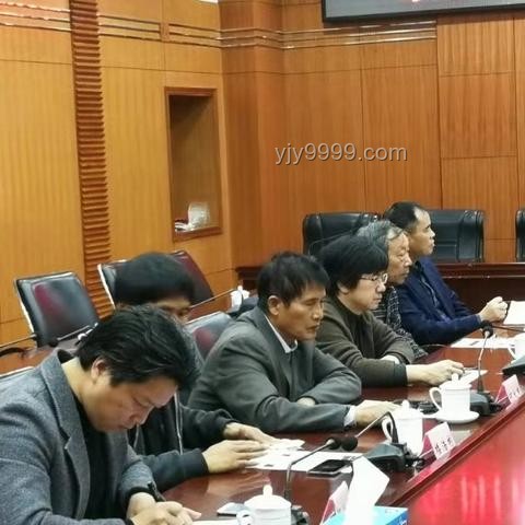 ??汽車行業破卷風暴前夕：我的轉型與堅守之路