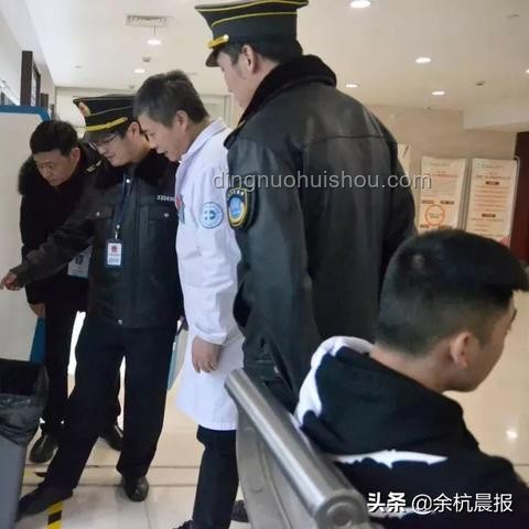 “最嚴控煙令”十年蝶變：吸煙者減少背后的創新思維與社會共治??