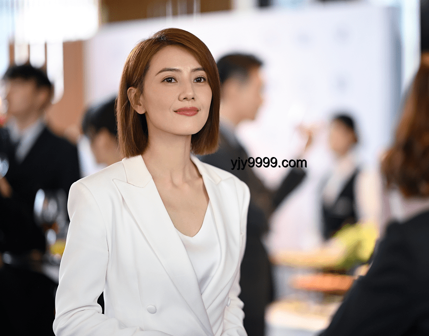 高圓圓的雙面魅力：跨界融合的創(chuàng)新啟示錄 ??,??,??,??,??