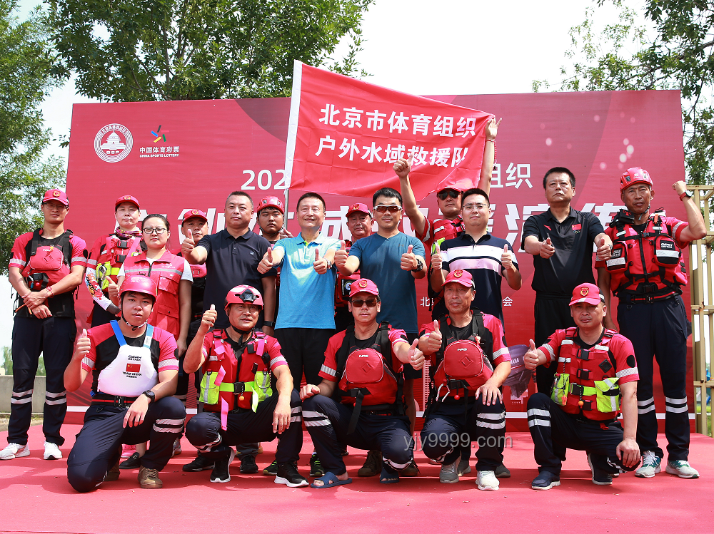 龍舟賽上劃最快的原來(lái)是救援隊(duì)：專業(yè)性與團(tuán)隊(duì)協(xié)作的極致展現(xiàn)
