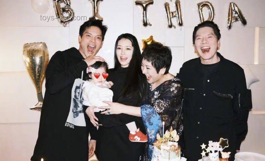 向佐曬女兒正臉照引發(fā)的隱私保護(hù)與公眾關(guān)注平衡策略
