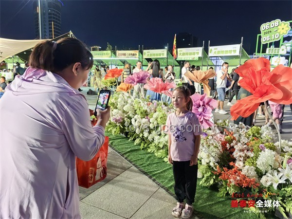 端午經濟成為消費活力新引擎，民俗文化煥發新生機