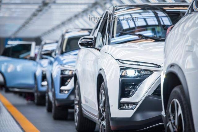 余承東炮轟友商：智能汽車與手機行業(yè)的流量與質量之爭