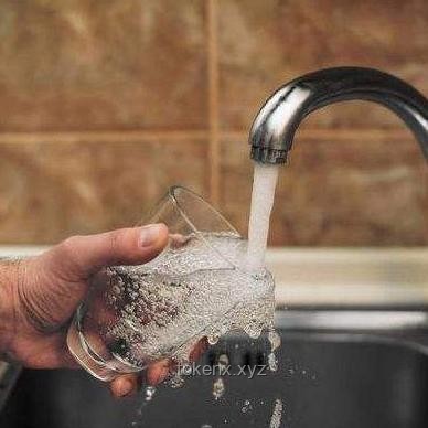 長期飲水習慣大揭秘：燒水喝or桶裝水？該少喝瓶裝水嗎？