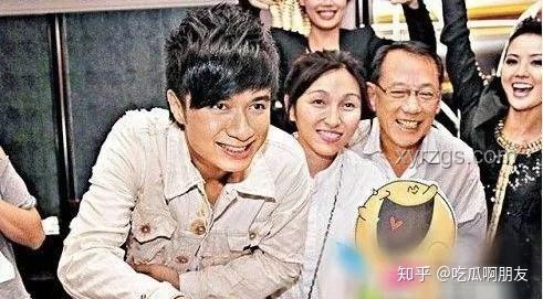內娛嫂嫂揭秘：男明星愛情把戲背后的真相