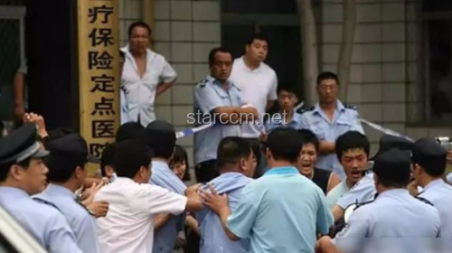 印醫生遭強奸犯家屬暴力報復，凸顯社會法治困境
