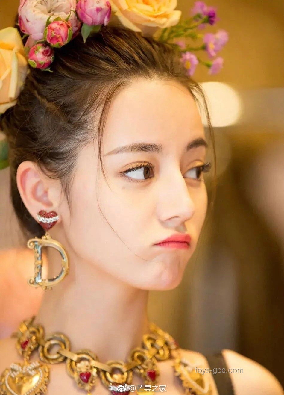 迪麗熱巴與張凌赫合作潛力對比：本子遞送現(xiàn)象分析