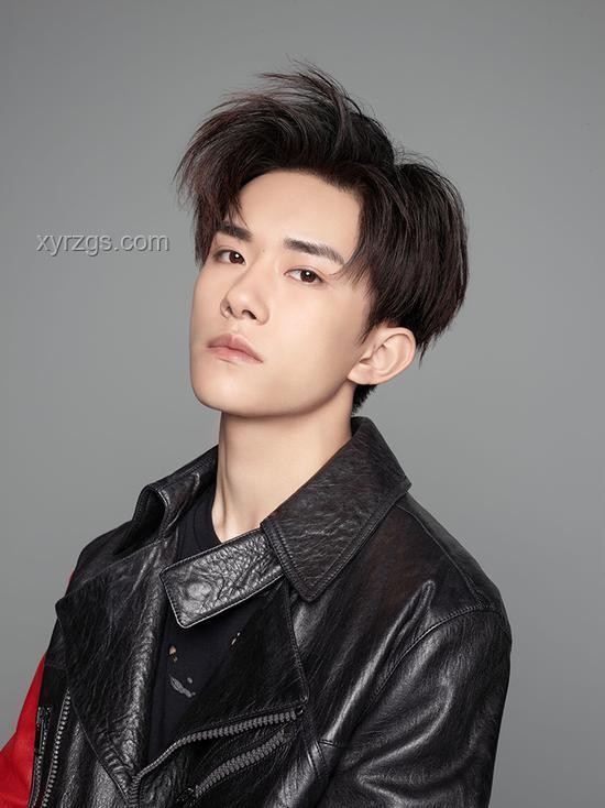 李晨48秒智破張真源任務(wù)挑戰(zhàn)，明星綜藝策略深度剖析