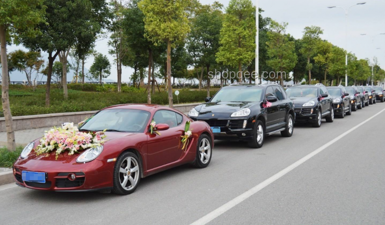 豪車換牌成高考新風尚？“985”車牌熱度將持續攀升