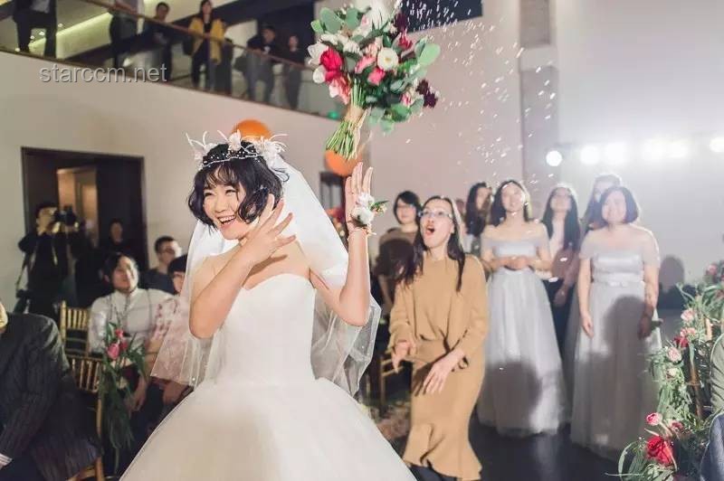 新娘稱饅頭上桌時機致賓客早退：婚禮餐飲管理深度剖析