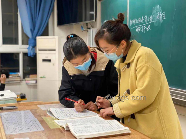 已護考10年的女警今年為女兒護考：母愛與職責的傳承