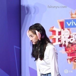 明星教育影響力趨勢：以關曉彤高考采訪為例