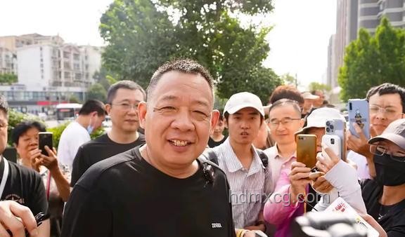 胖東來人反擊戰：于東來的商業智慧與初心堅守