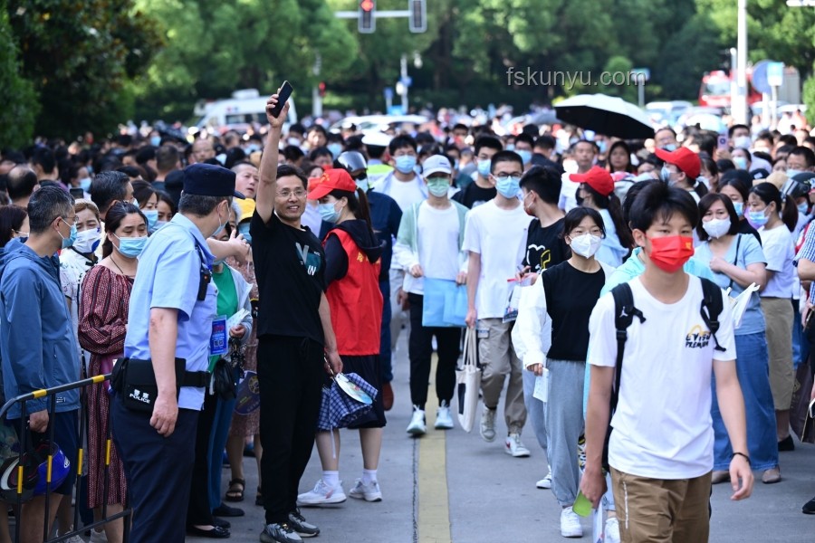 被錄取仍赴考，未來高考生態(tài)新趨勢？