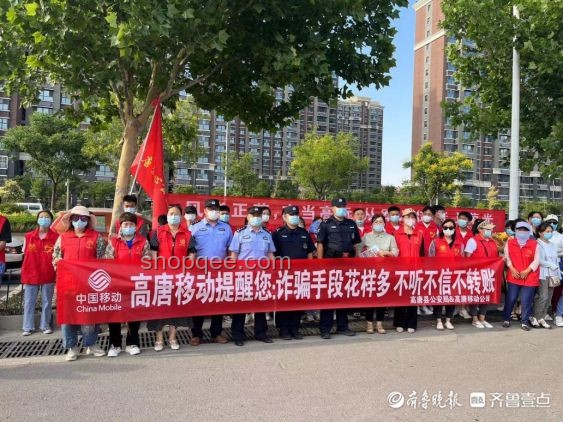 家長們考場外花樣整活案例研究