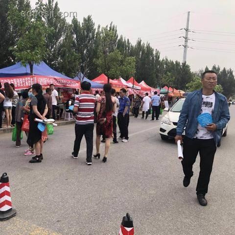 家長(zhǎng)們考場(chǎng)外花樣整活問(wèn)題解決方案