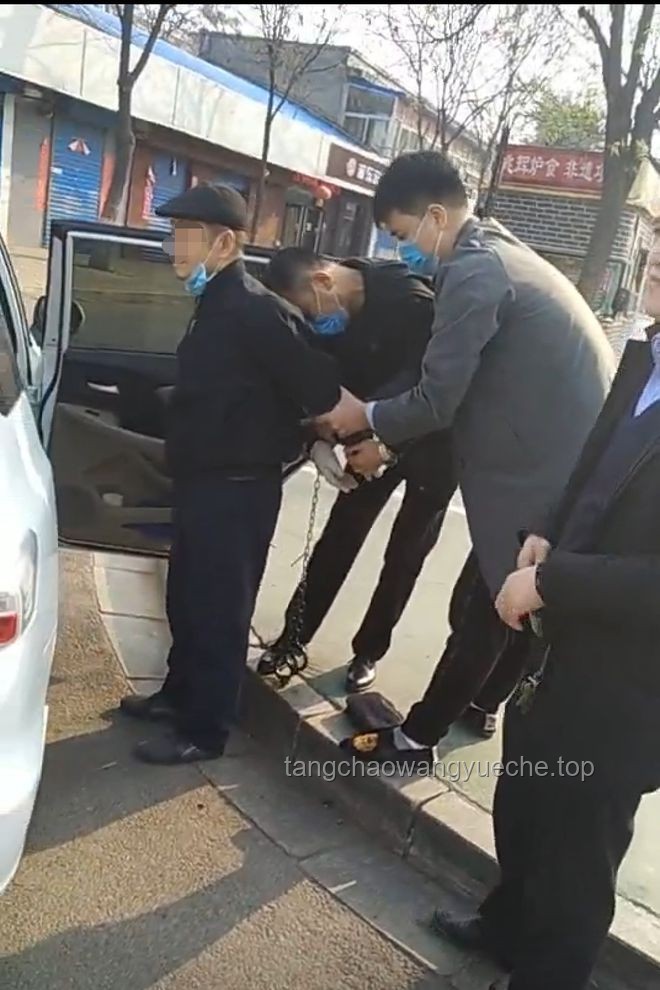 56歲男子停車(chē)失誤致死傷案分析