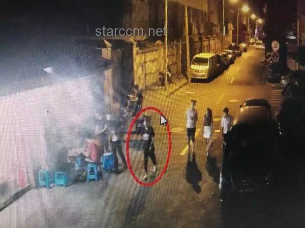 重慶街頭奇遇：學生遭大爺手銬“突襲”