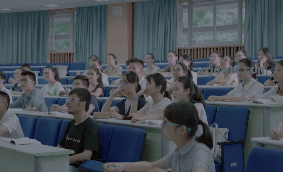 高考后禮物對比：不同父母禮物的意義與價值