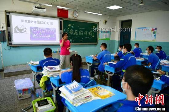 高考后禮物對比：不同父母禮物的意義與價值