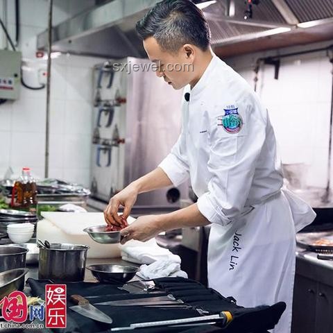 黃曉明47歲身材管理對比同齡藝人
