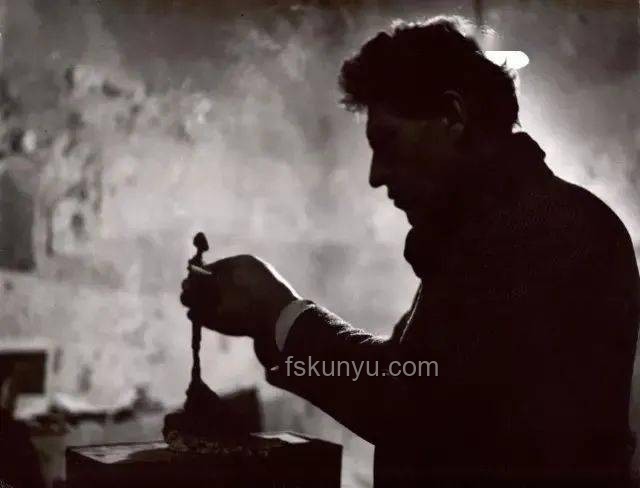 藝術(shù)家晚年困境：又有兩位藝術(shù)家不能體面的老去，原因何在？