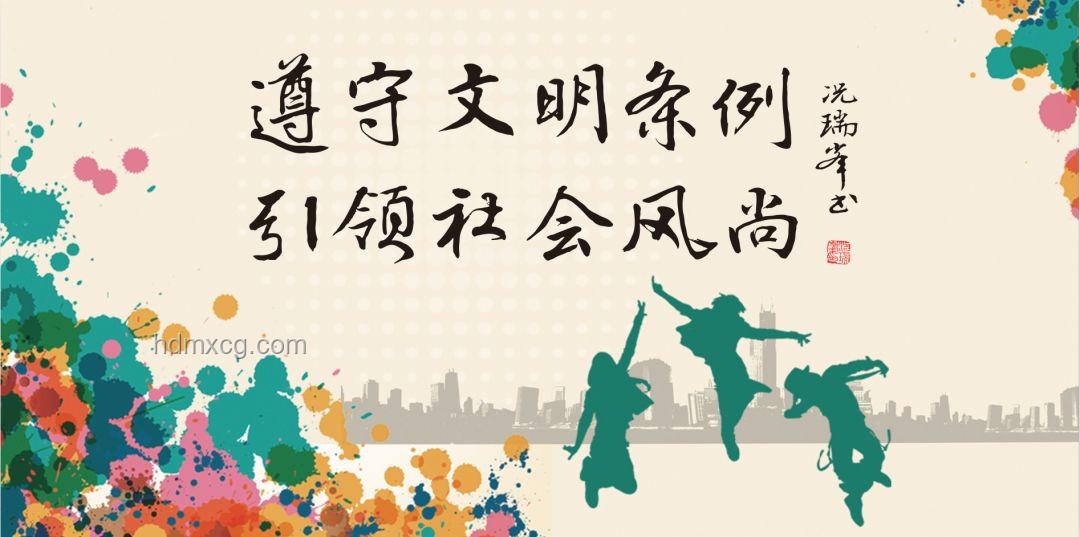 高考結束挑行李回家的女生：青春路上的堅韌與成長