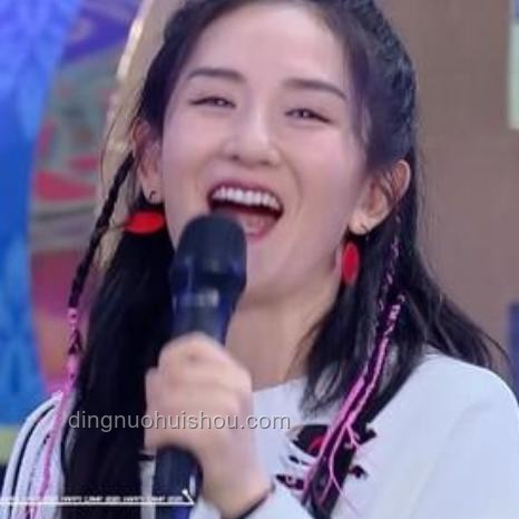 雙胞胎感恩教育現(xiàn)象透視：家庭教育價(jià)值觀與行業(yè)影響