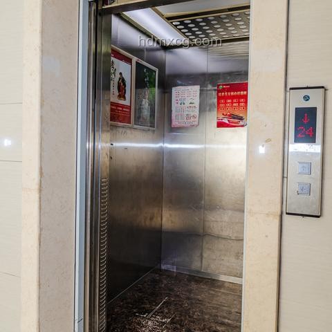 電梯驚魂后的創(chuàng)新思維啟示：跨界安防與應急響應