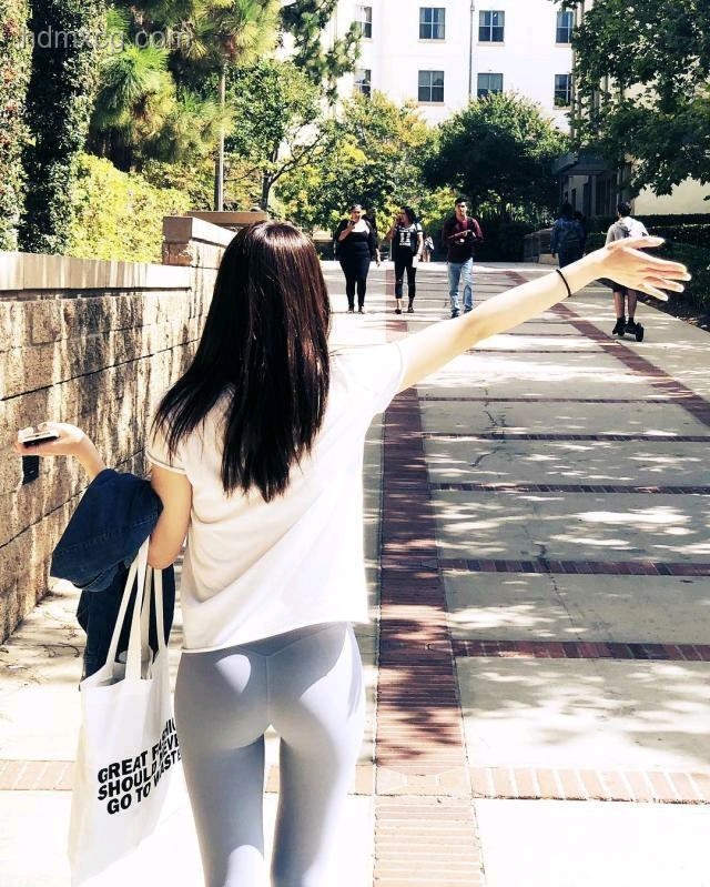 為何長相普通卻被認為是大美女？魅力、氣質(zhì)與自信的塑造