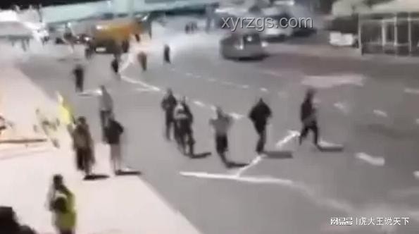 直男財經抵達洛杉磯騷亂現場案例研究