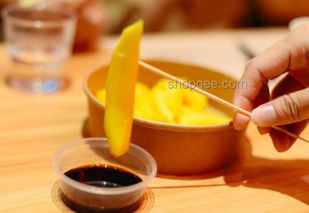 荔枝蘸醬油挑戰：調味品跨界新風尚與行業洞察