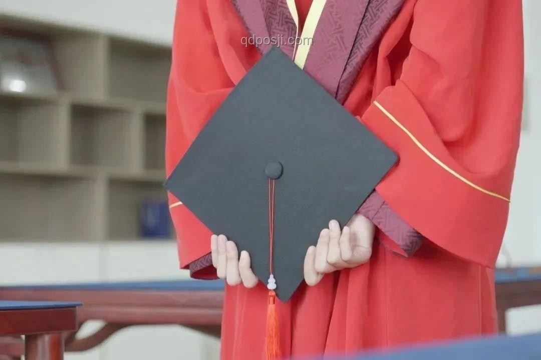 北理工學位服設計爭議：教育個性化與審美多元化的碰撞