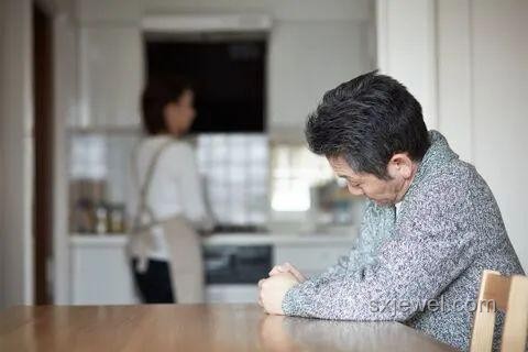 85歲妻子無上進心，93歲男子欲離婚解決方案