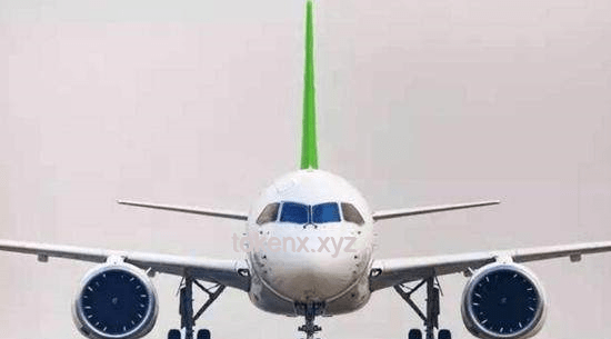 蘇超排面與常規賽事對比：賽場上空5架飛機助陣的震撼效應