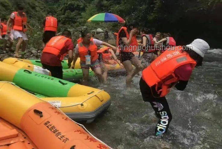 男童臺風(fēng)天劃槳板漂流5小時(shí)獲救：極端天氣下的兒童安全與教育
