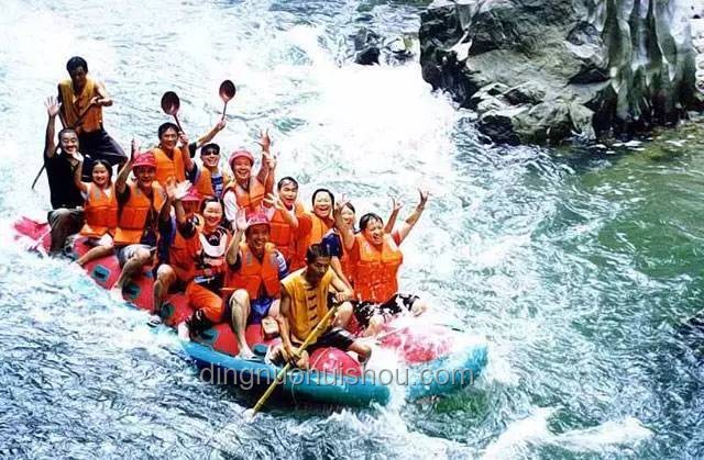 男童臺風(fēng)天劃槳板漂流5小時(shí)獲救：極端天氣下的兒童安全與教育