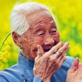 老人味源頭揭秘：55歲后生活調整，遠離異味困擾